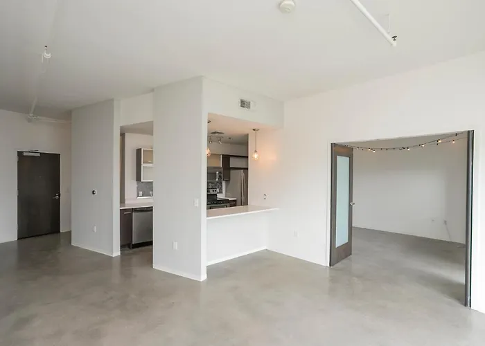 Unfurnished Condo Amazing Layout W Balcony & Storage 30 Day Minimum