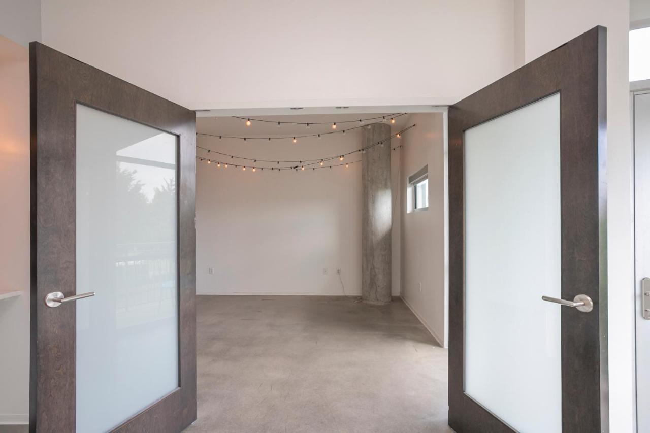 Unfurnished Amazing Layout W Balcony & Storage 30 Day Minimum * Nashville